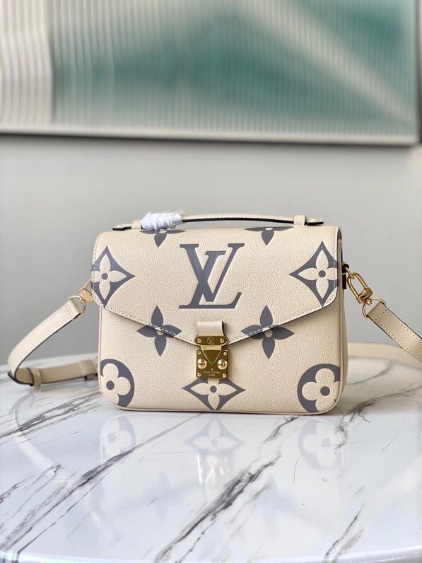 AAAAA Imitation Louis Vuitton POCHETTE METIS - EXCLUSIVELY ONLINE M45596 JH00247wA64