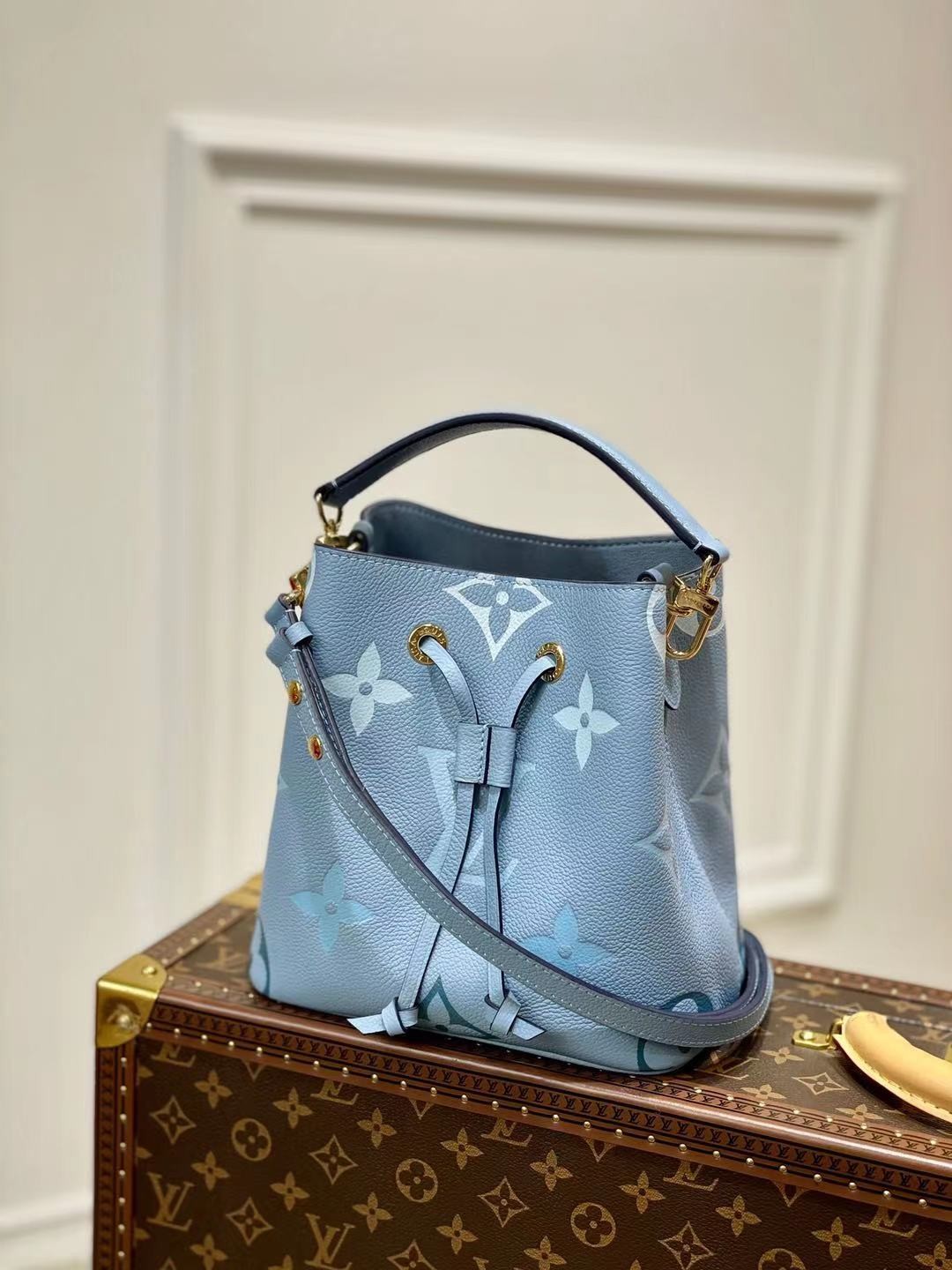 Louis Vuitton Original Leather NEONOE BB M45709 Summer Blue JH00198Sy67