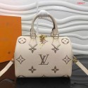Replica Louis Vuitton SPEEDY BANDOULIERE 25 M58947 Cream JH00017WR79