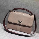 Replica 2017 louis vuitton original leather very one handle bag M42904 beige JH00791vf92