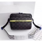 Replica Fashion Louis vuitton monogram canvas messenger 43845 black JH00171BC48
