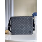 Replica Top Louis Vuitton DISTRICT MM M45271 black JH00156Lo91