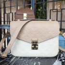 Replica Top Louis Vuitton POCHETTE METIS M44300 Beige Rose Creme JH01336Lo91